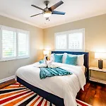 Colorful Home - Pool - Game Room - Basketball Court - Bbq & More
